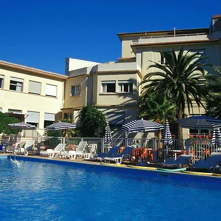Resort Les Lionceaux By Popinns Saint-Raphael (Var)